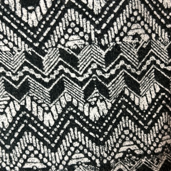 American Eagle black white leggings. Size medium. - Picture 4 of 9